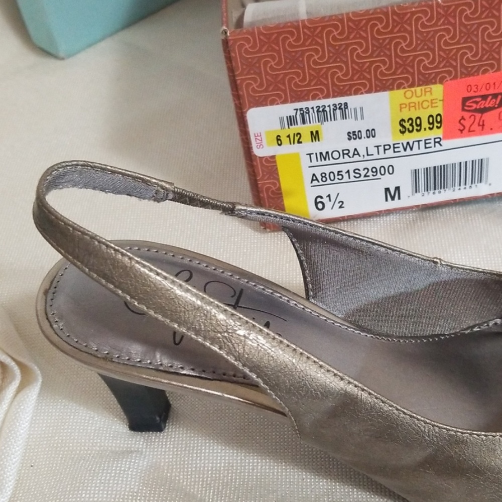 Shoes - Picture 5 of 5